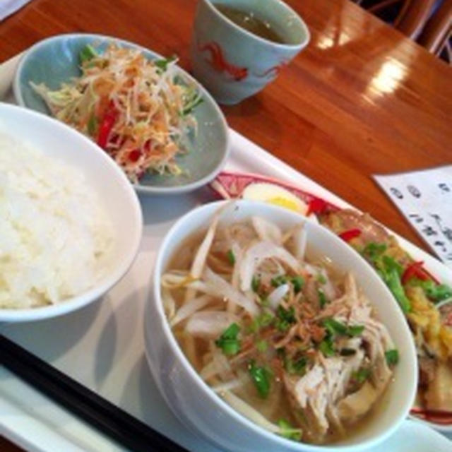 ベトナム料理　アオザイ　赤坂