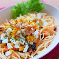 人参とスパゲティーの人参ドレッシングサラダ♪