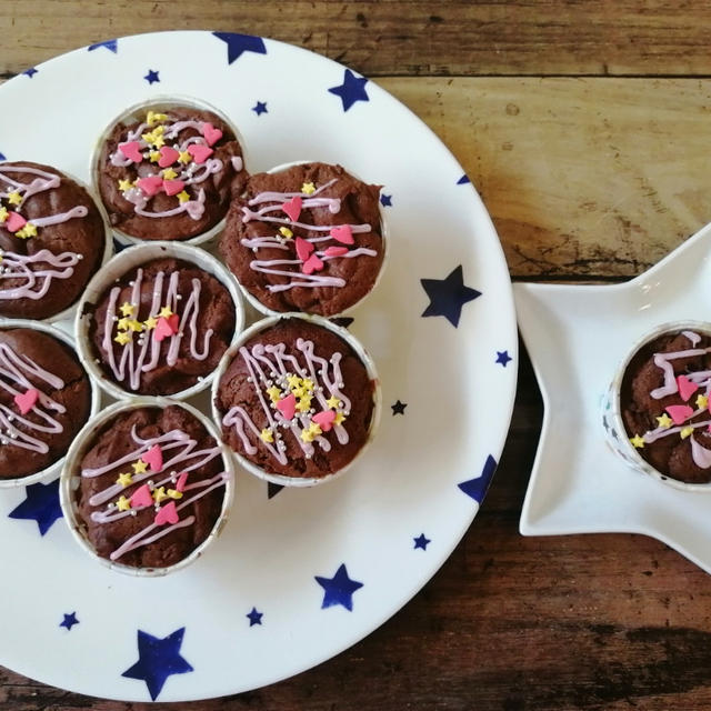 チョコフォンデュで余ったチョコソースリメイク ホケミで簡単 チョコカップケーキ By Min 小林 瞳 さん レシピブログ 料理ブログのレシピ満載