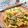 五香粉かおる、豚肉と厚揚げのタイ風焼きうどん