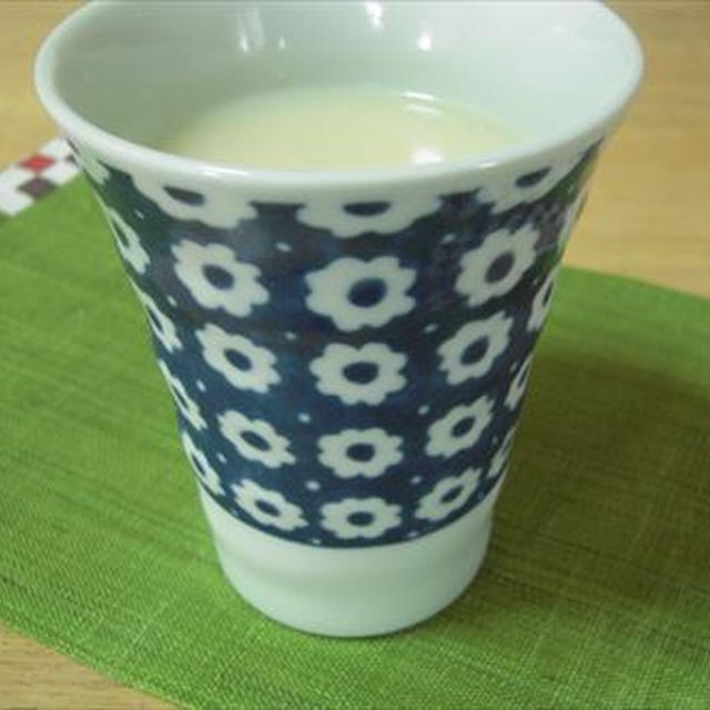 糀甘酒、黒豆きなこヨーグルト、塩鮭、体喜ぶ１品