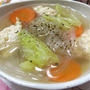 オイ塩でうまみたっぷり♪　鶏団子とキャベツと春雨のスープ