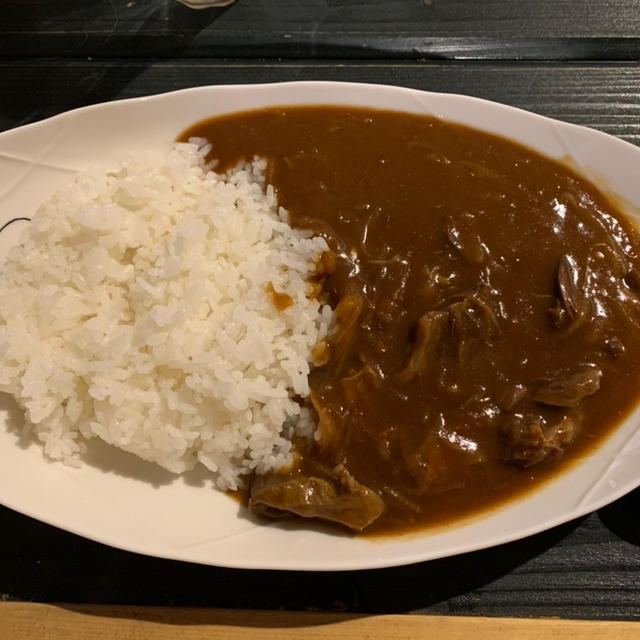 お昼ご飯は牛すじカレー～