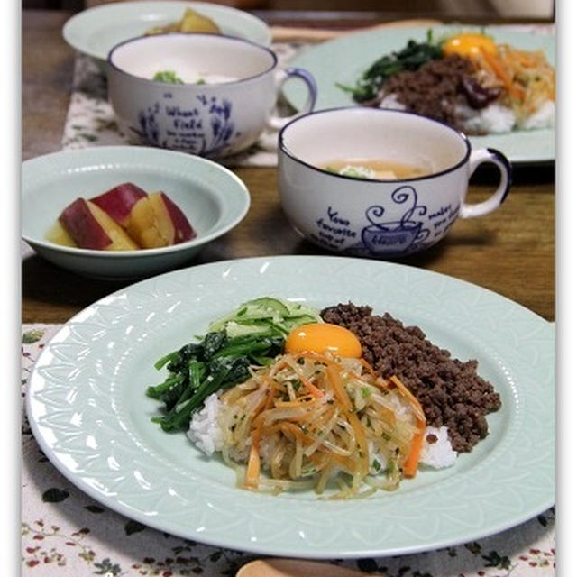 ミンチでお手軽　月見ビビンバ丼