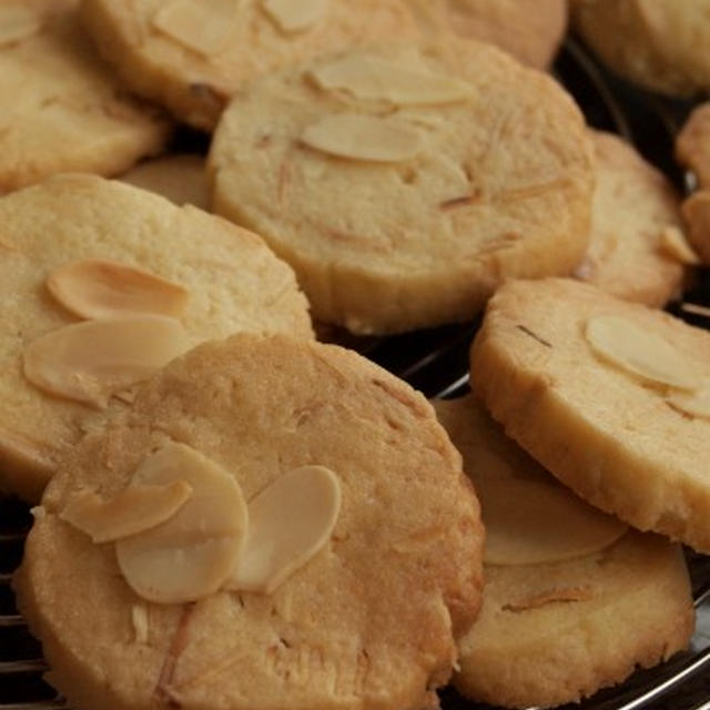 アーモンドスライスクッキー レシピ By Sukemarumonさん レシピブログ 料理ブログのレシピ満載