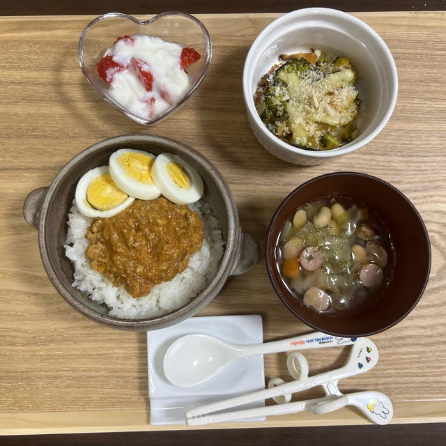 3歳娘の夜ご飯(キーマカレー@ホットクック)