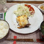 挽肉とマッシュポテトの重ねグラタンとリースリングワイン