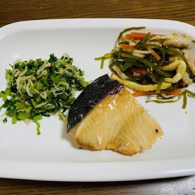 【母のご飯シリーズ】鰤塩焼き　/　餃子鍋