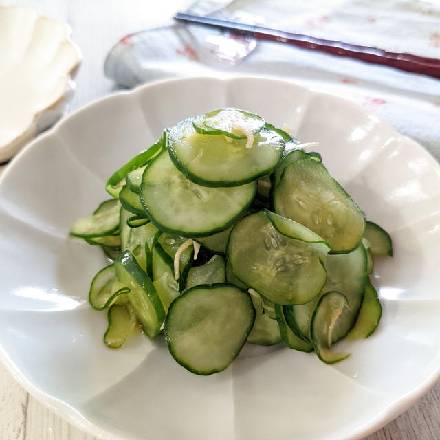 【キュウリと生姜の酢の物】本格的で美味しいのよ。