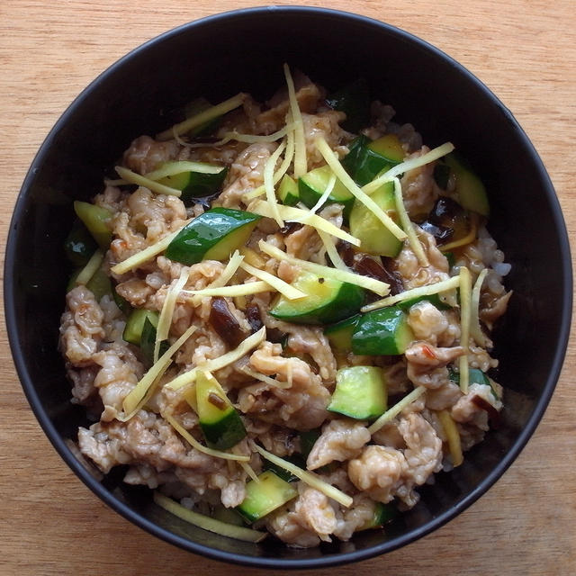 豚キュウリあんかけ丼