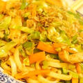 フライパンの魔術師、桜エビと春キャベツの焼きうどんはご機嫌な一品完結料理 by 酔いどれんぬさん