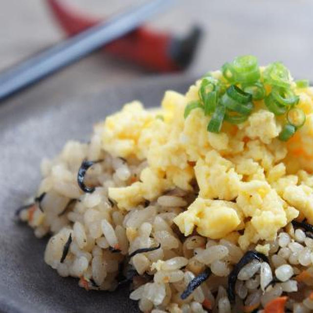 リメイク♪レンジで作るおこわ×はんぺんの揚げない洋風春巻き+いちごミルク