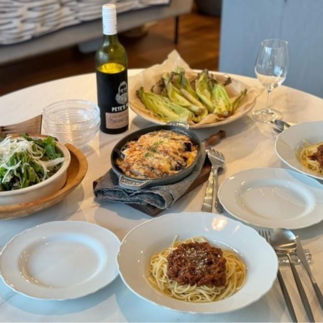 スパゲティミートソースと茄子と豚方ロースのグラタンとかの夜ごはん&睡魔と戦い負ける坊