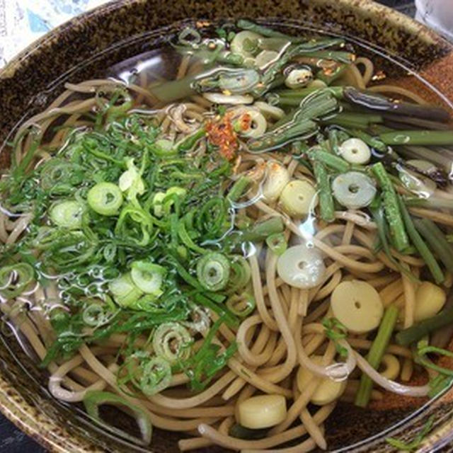 朝ごはんに「山菜そば」