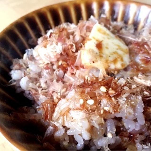 バター醤油かつお節ごはん