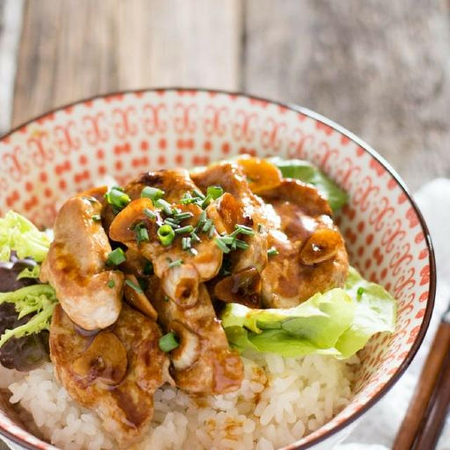 Japanese Rice Bowl with Pork (豚丼)