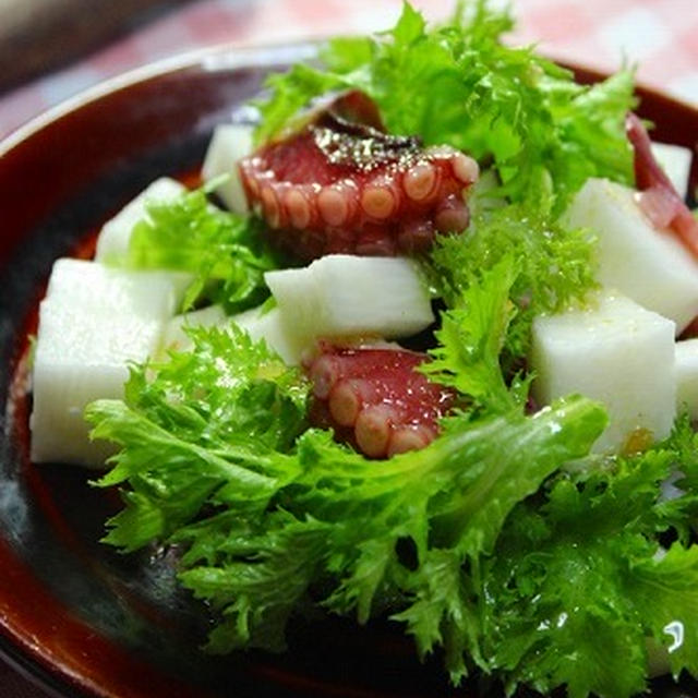 ピリッと辛味が美味しいわさび菜と蛸の柚子こしょうサラダ