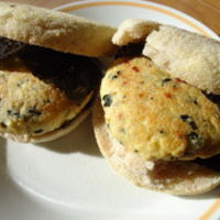 混ぜ込みわかめで豆腐バーグマフィン