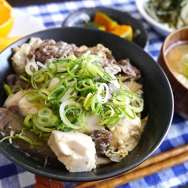 牛肉とごぼうの味噌煮　卵とじ丼