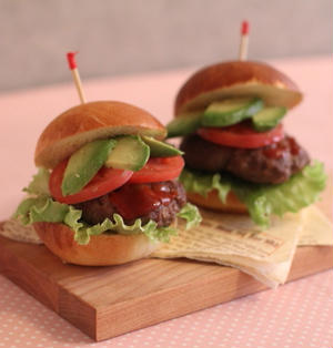 ピクニックに出かけよう お外で楽しいハンバーガーレシピ くらしのアンテナ レシピブログ