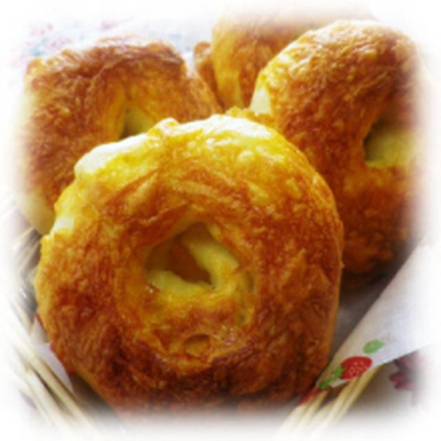 * たっぷりチーズベーグル！