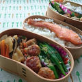 寝坊して鮭弁当