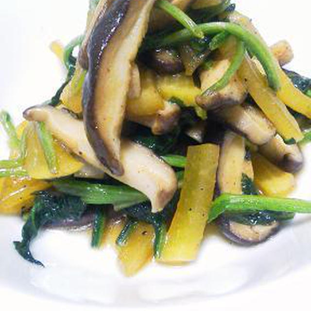 椎茸とたくわんとホウレン草のシンプル炒め
