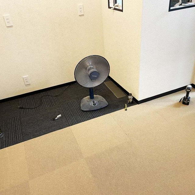 ダクトと換気扇とフロアマット完了