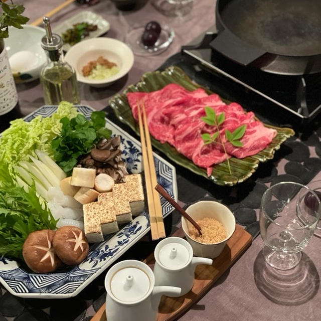 平日の何でもない日なのに、すき焼きの夜ごはん