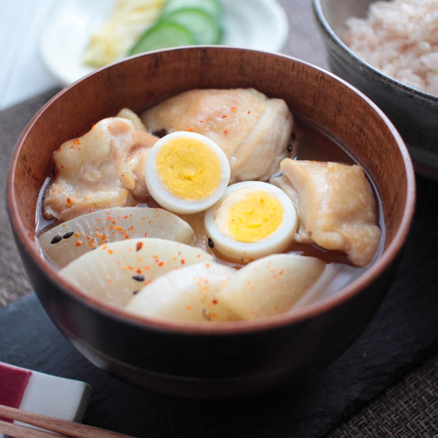 【レシピ】うずらの卵入り！鶏肉と大根のお味噌汁