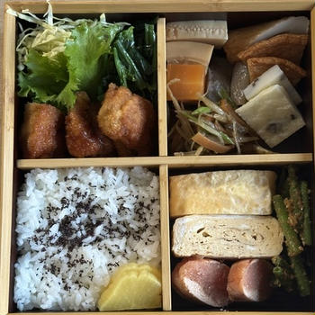 夕食は松花堂弁当