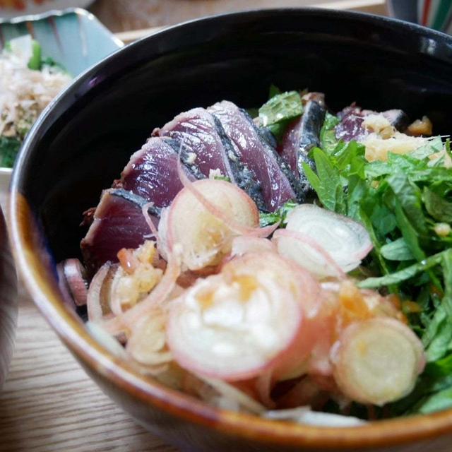 カツオのタタキのっけ丼、昨日の昼ごはん#本日のおうちごはん