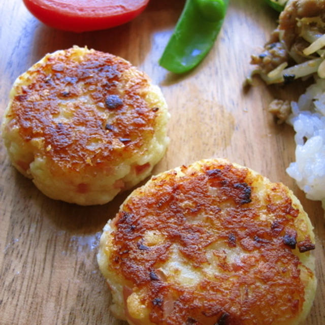 チーズを入れてコンガリ焼いたはんぺんおやき