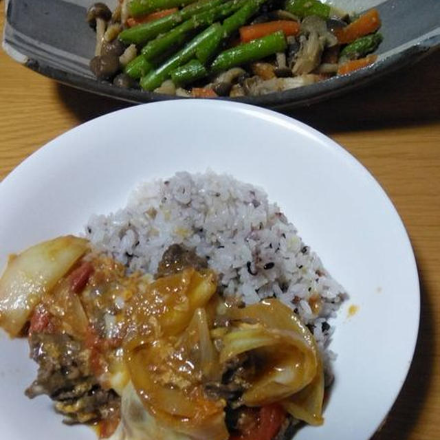 牛肉とトマトのオイスターソース炒めご飯＆三色野菜の胡麻和え