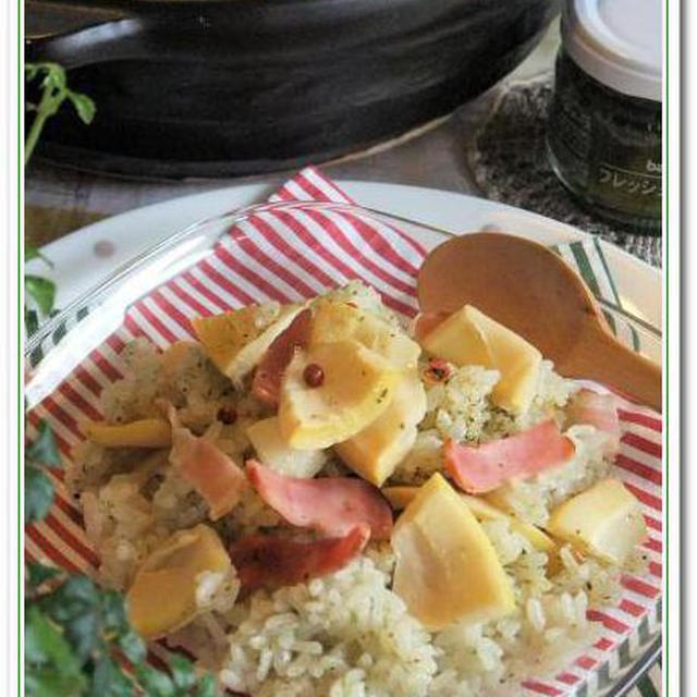 焼き筍とベーコンのイタリアン土鍋ご飯♪ふ～んわりバジルの香♪♪