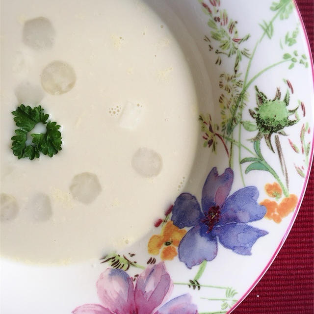 Spargelの茹で汁は捨てないで！白アスパラガスのスープ〜カフェランチ