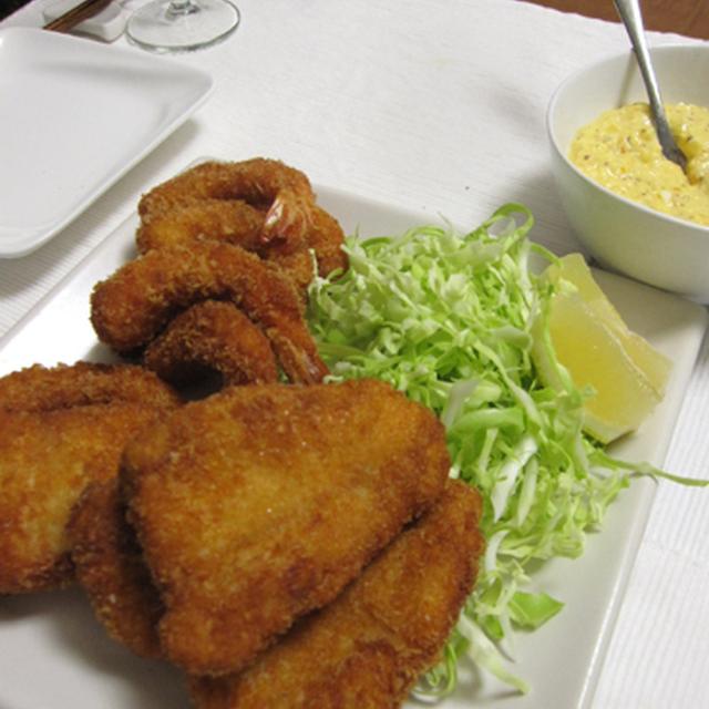 エビ、ツナのフライとスパークリングワイングッズ