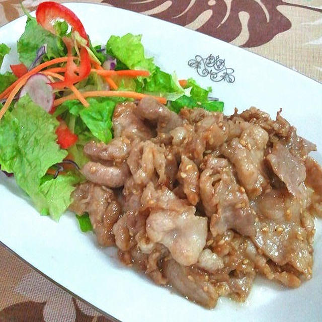 【豚こまのマヨ甜麺醤焼きで彩りサラダ盛り☆】