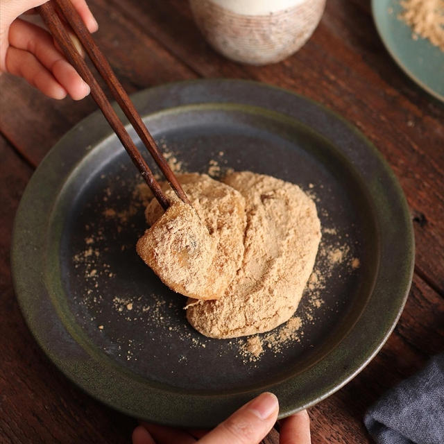 お餅の中に…！【レシピ】黒豆入りきなこもち