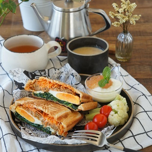 具沢山すぎたホットサンド...