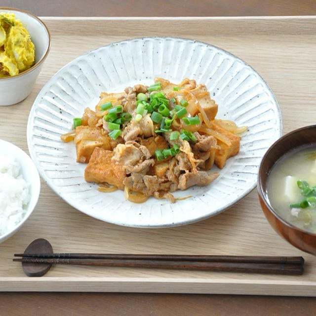 【晩ごはんレシピ】手軽に作れて食費も節約！カンタンお手軽「豚こま切れ肉レシピ」まとめ