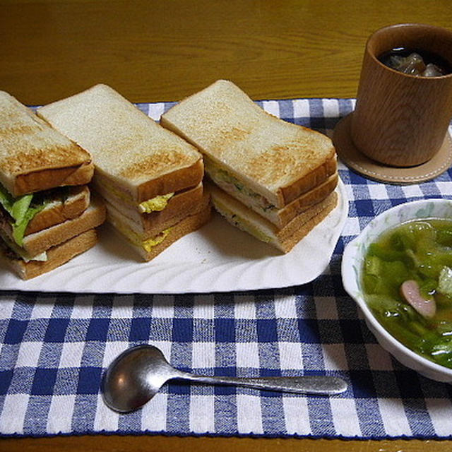 【夕食】サンドイッチ3種・レタススープ…