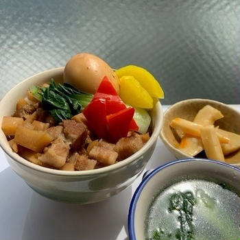 ルーローハン(魯肉飯)タケノコ入り＆チンゲン菜スープ