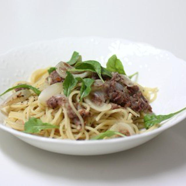 コンビーフとペコロスのパスタ