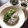 材料をぽんぽんのせて「釜揚げしらすのオリーブオイルのどんぶり」。