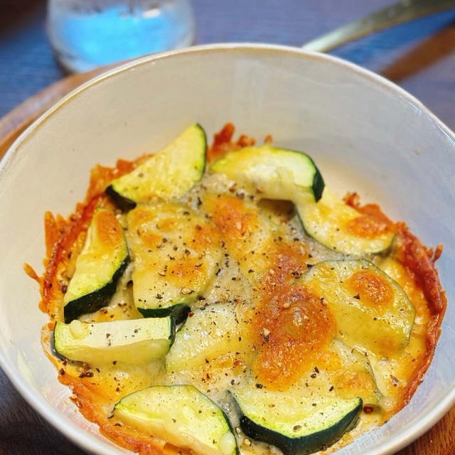 旬野菜であと一品♪切って焼くだけ！パパッと完成♪ズッキーニのとろ〜りチーズ焼き【簡単おつまみ】