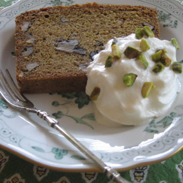 ピスタチオとウォールナッツのパウンドケーキ