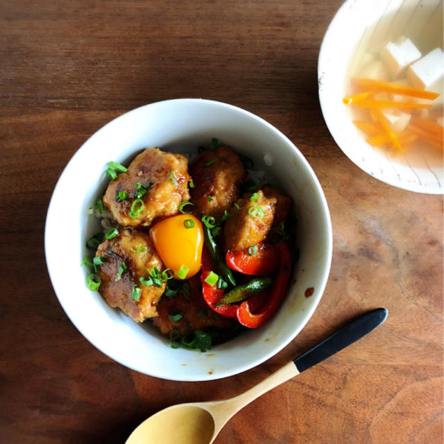 いつもと違う お昼ご飯を 鶏つくね丼 By Coucouatableさん レシピブログ 料理ブログのレシピ満載