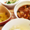 246日目-3　ご飯40g+きな粉パン+鶏と野菜のハヤシソース煮+大根+きゅうり+パプリカ+ツナ缶+マヨドレ+キウイ
