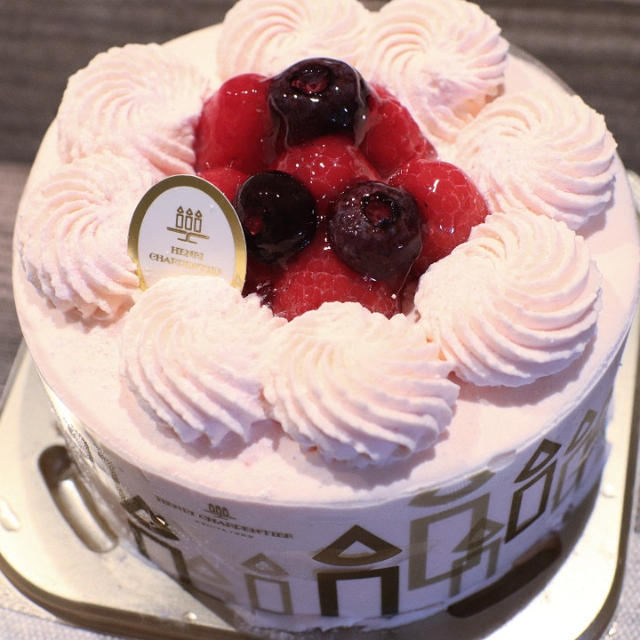 好きな時に楽しめる！アンリ・シャルパンティエのザ・ショートケーキはお祝いや自分へのご褒美に＾＾